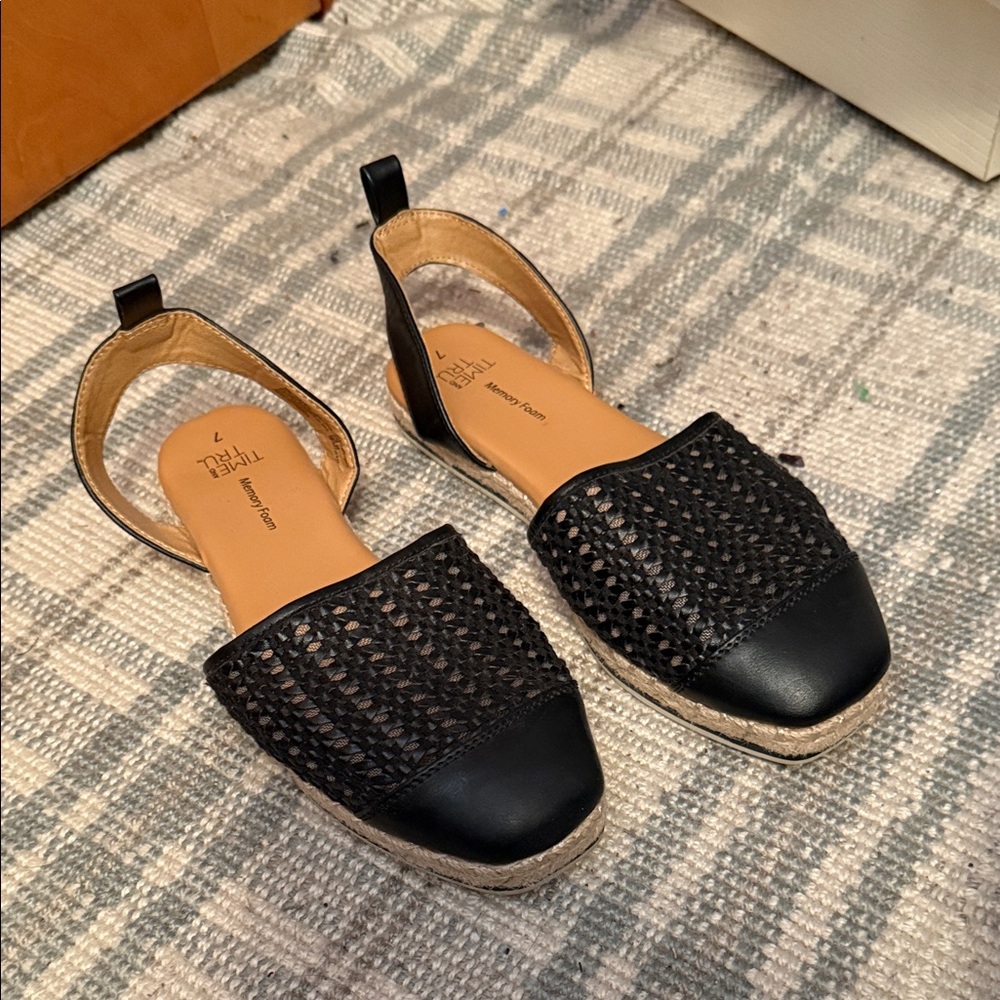 Time and Tru Black Espadrille Sandals